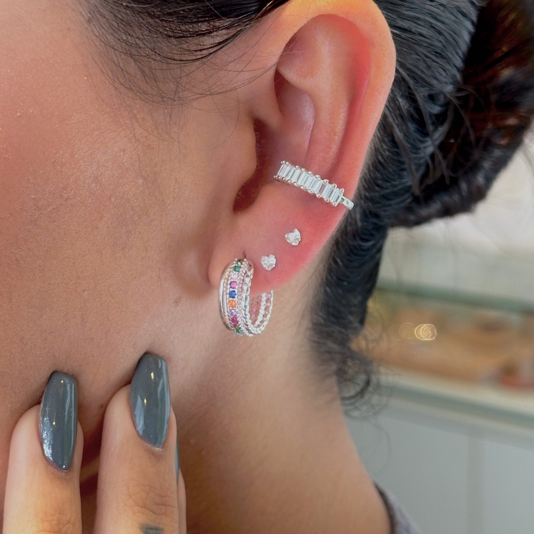 Brinco Argola Luza de 3 Fios com Central Cravejada de Zircônias Colors em Prata 925