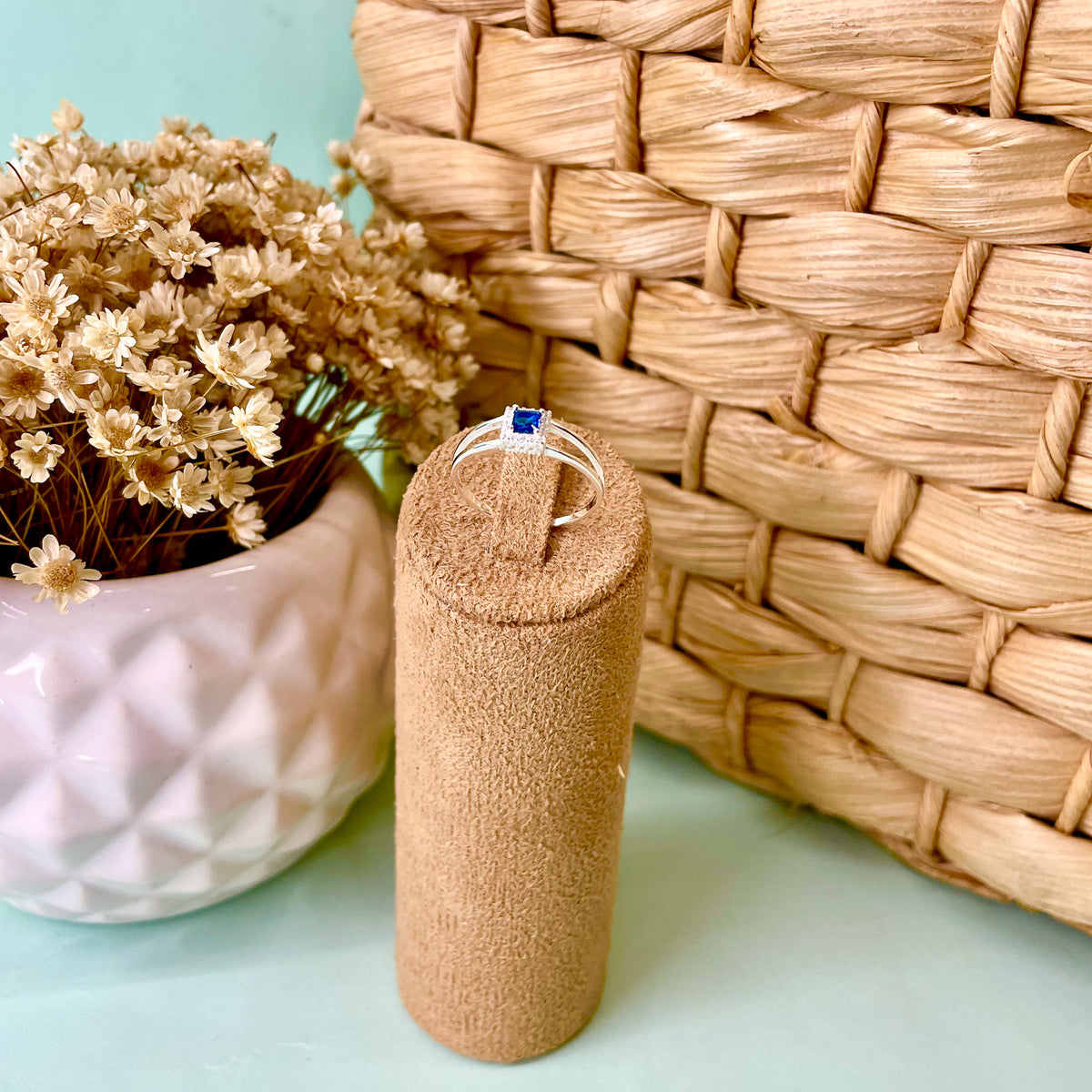 Anel Luza com Aro Vazado e Pedra Quadrada Color em Prata 925