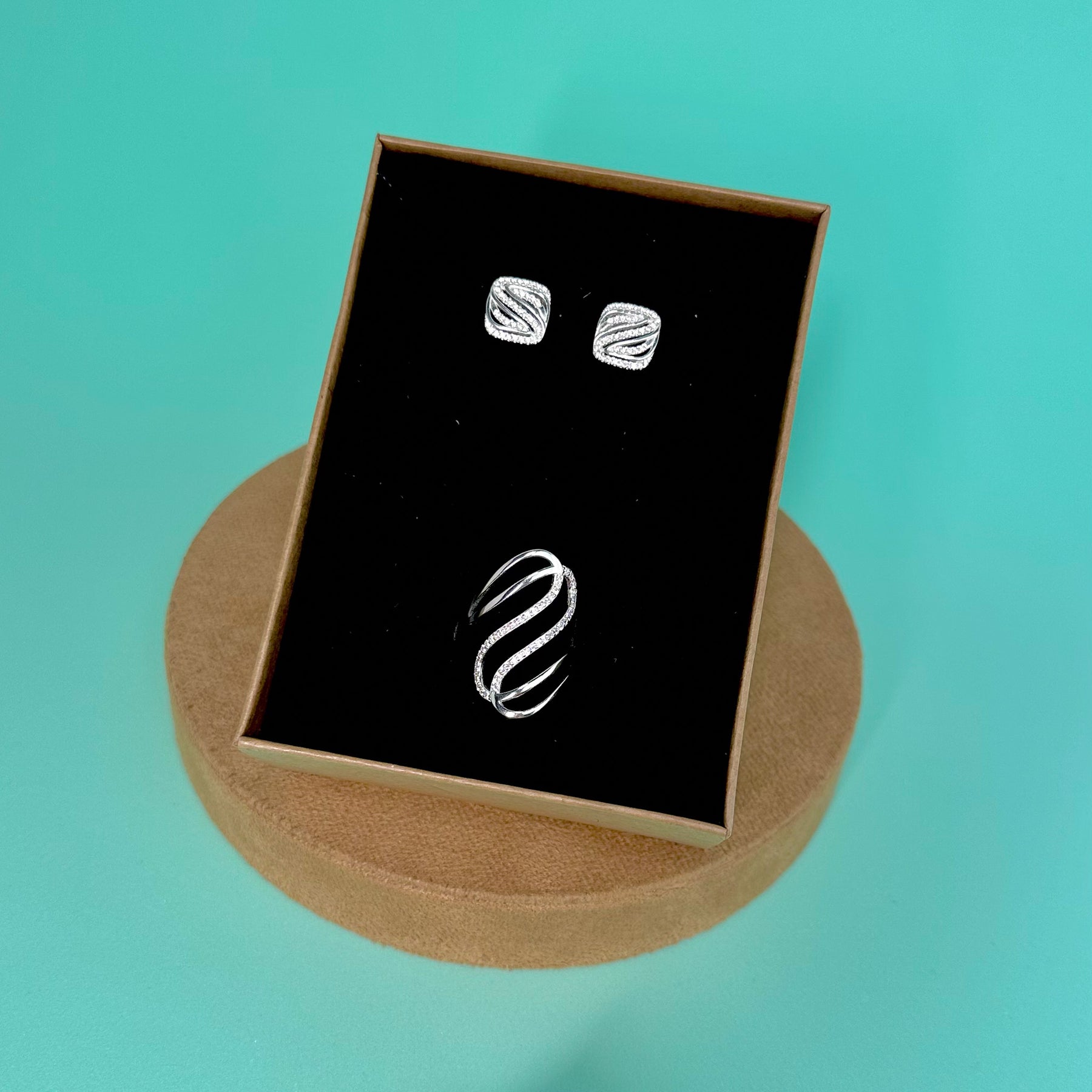 Anel de Linhas com Zircônia em Prata 925