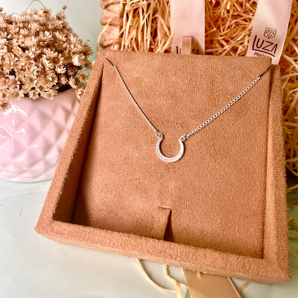 Colar Meia Lua com Detalhes de Zircônia Luza em Prata 925