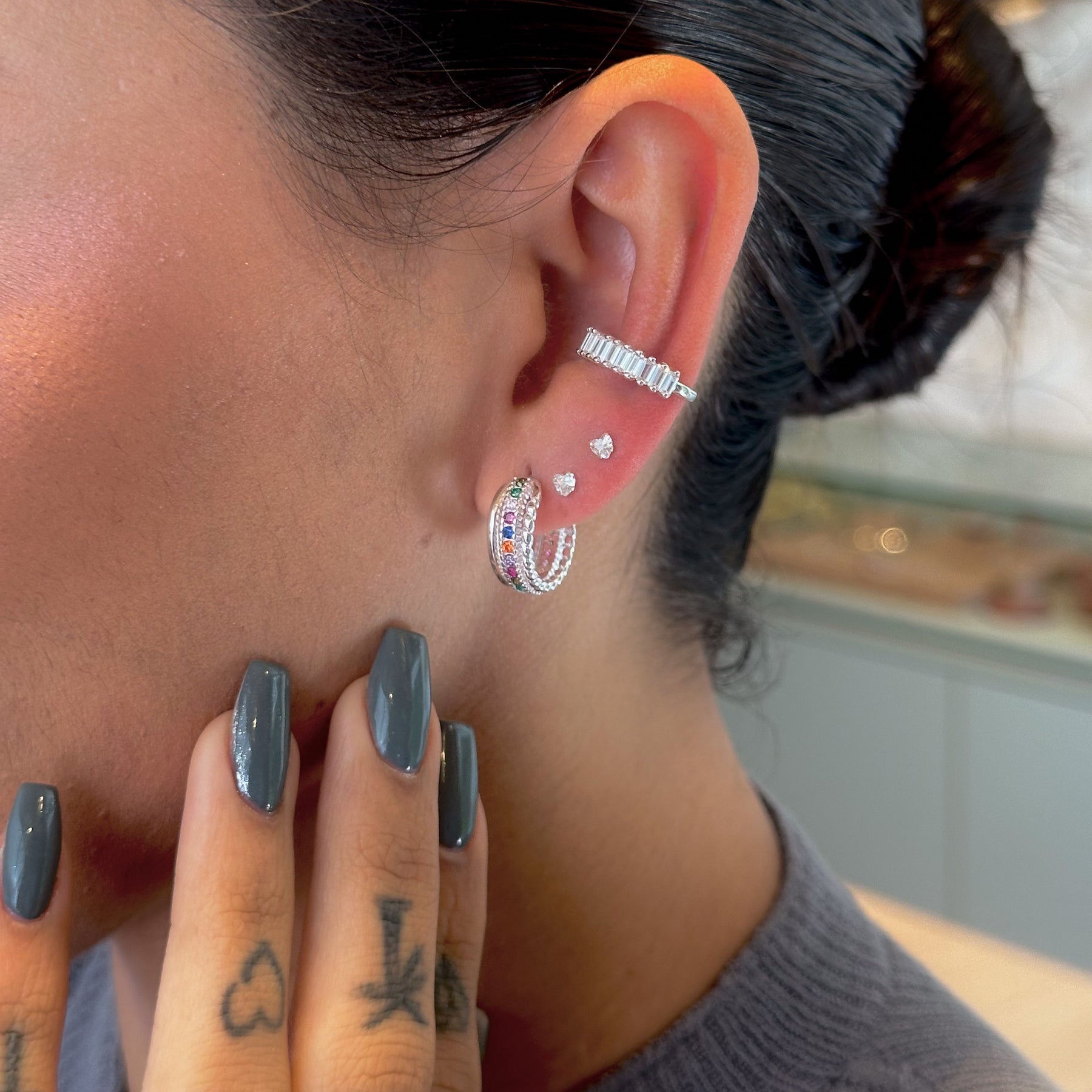 Brinco Argola Luza de 3 Fios com Central Cravejada de Zircônias Colors em Prata 925