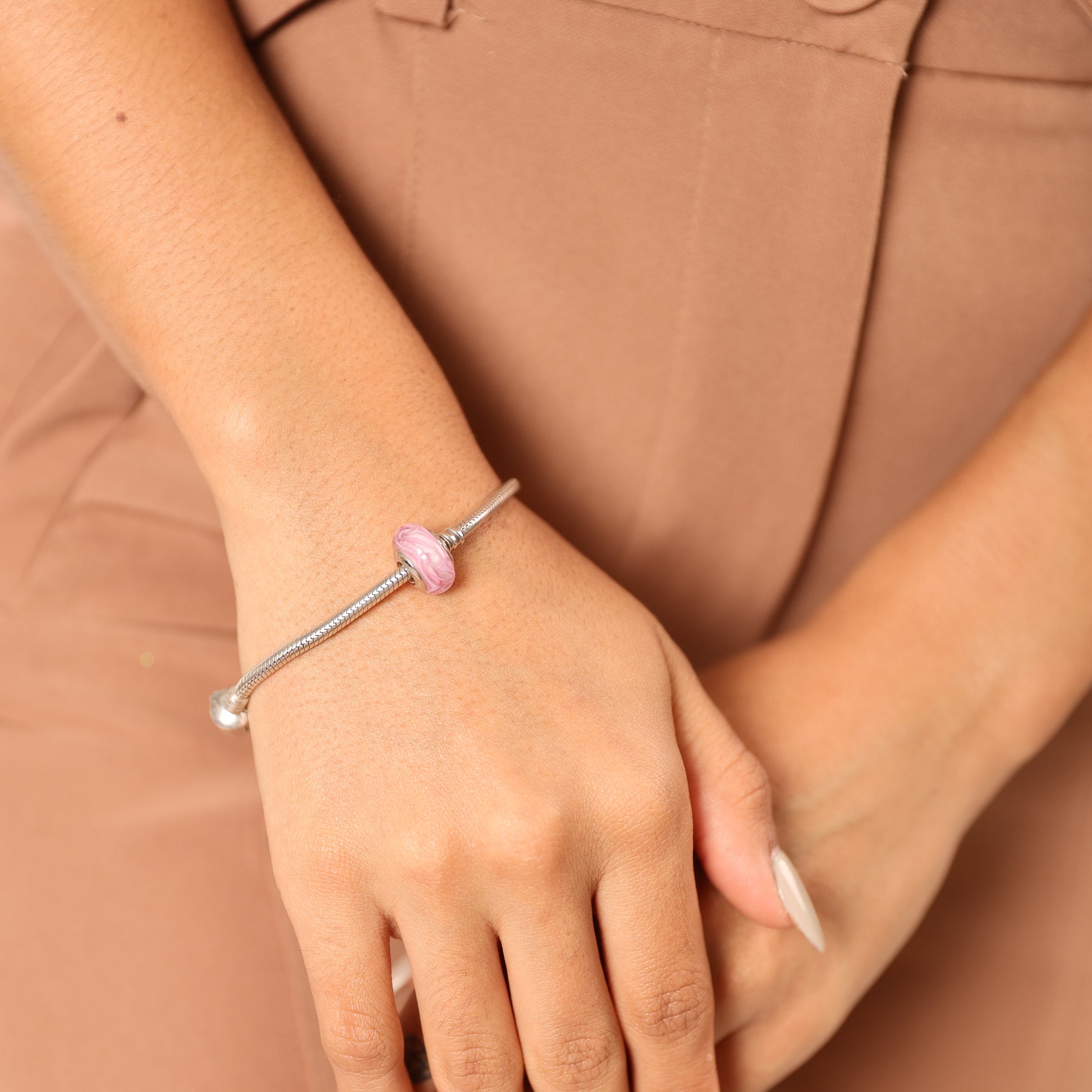 Berloque Separador Murano Rosa e Branco em Prata 925