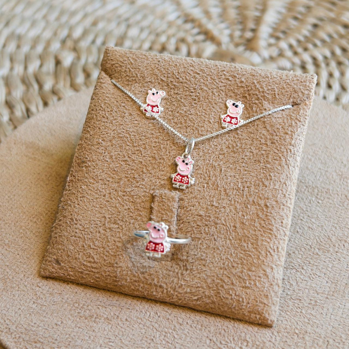 Conjunto Luza Pig com Anel, Pingente e Brinco em Prata 925