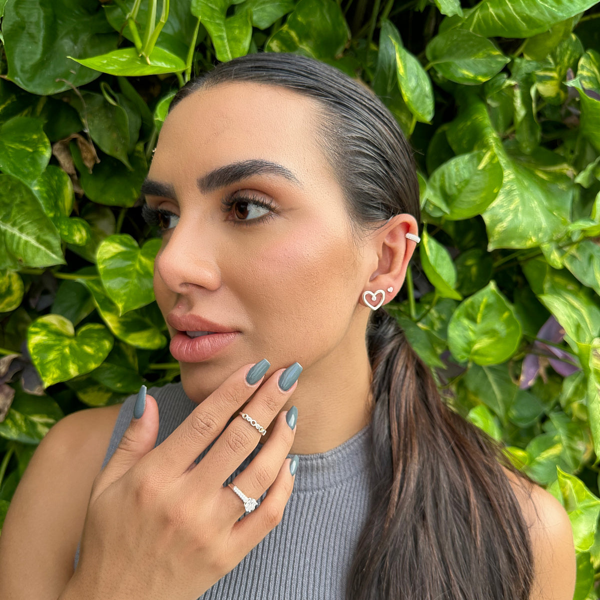 Brinco de Coração Vazado Luza com Ponto de Luz em Prata 925