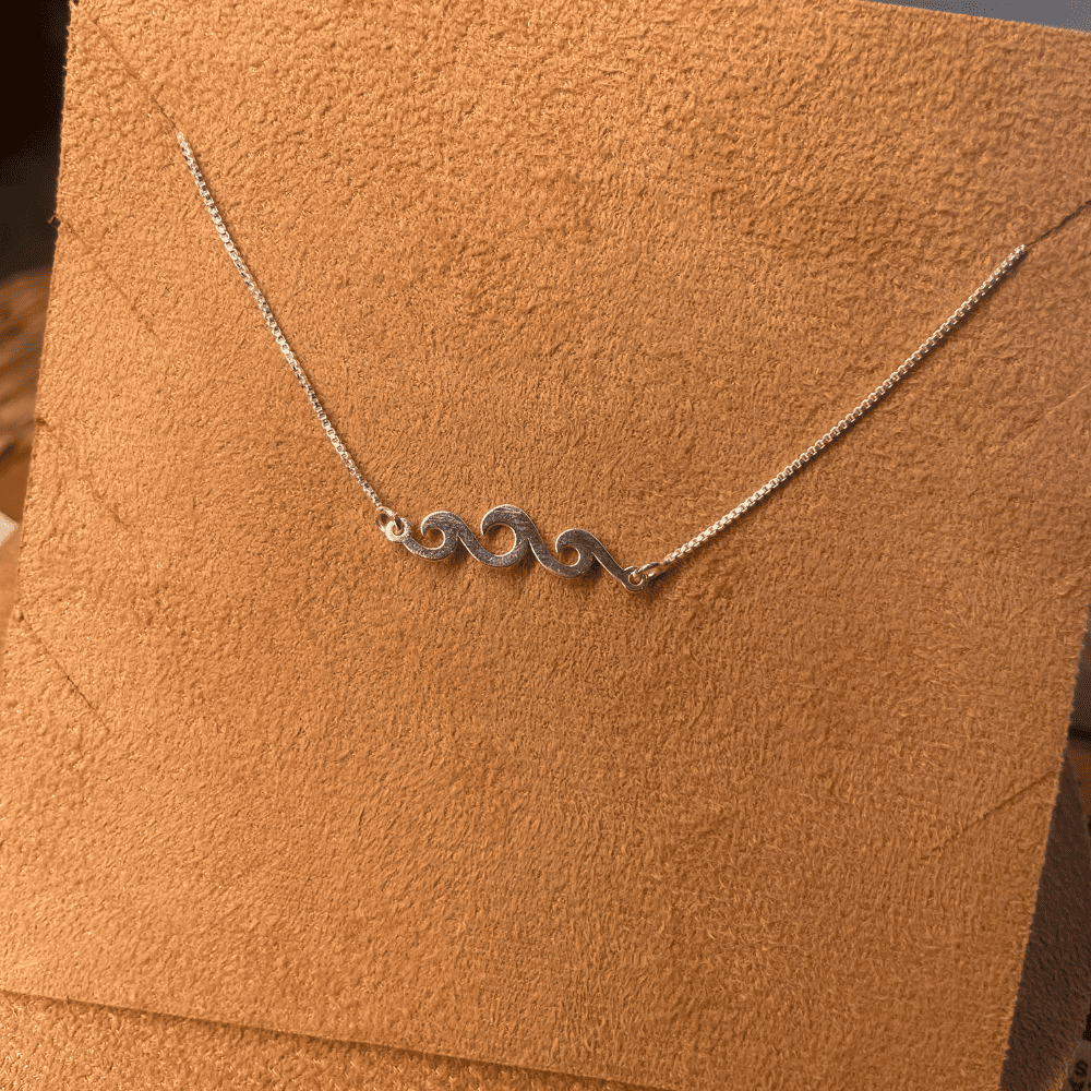 COLAR LUZA DE ONDA LISA EM PRATA 925