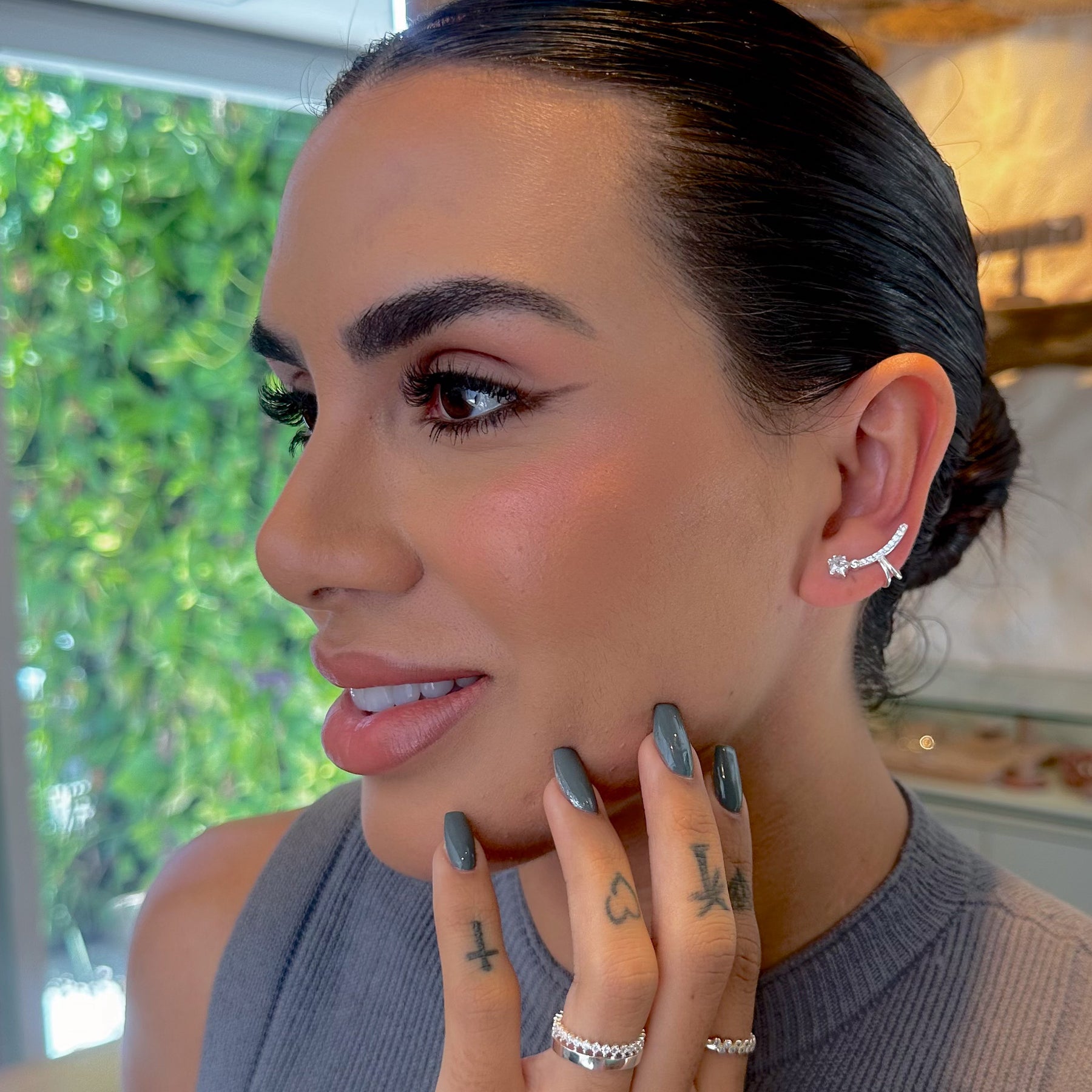 Brinco Ear Cuff Luza com Ponto de Luz Estrela e Zircônias em Prata 925