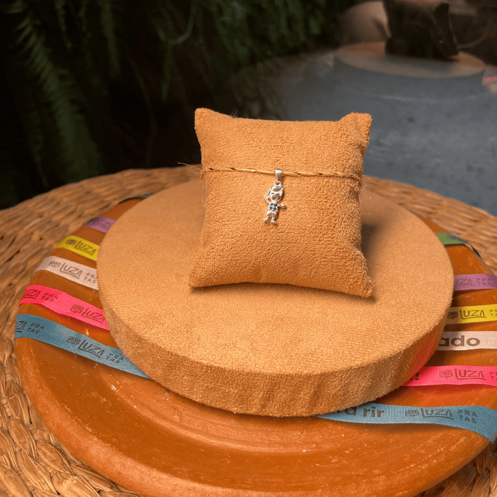 PINGENTE DE MENINO LUZA COM ZIRCÔNIA AZUL EM PRATA 925