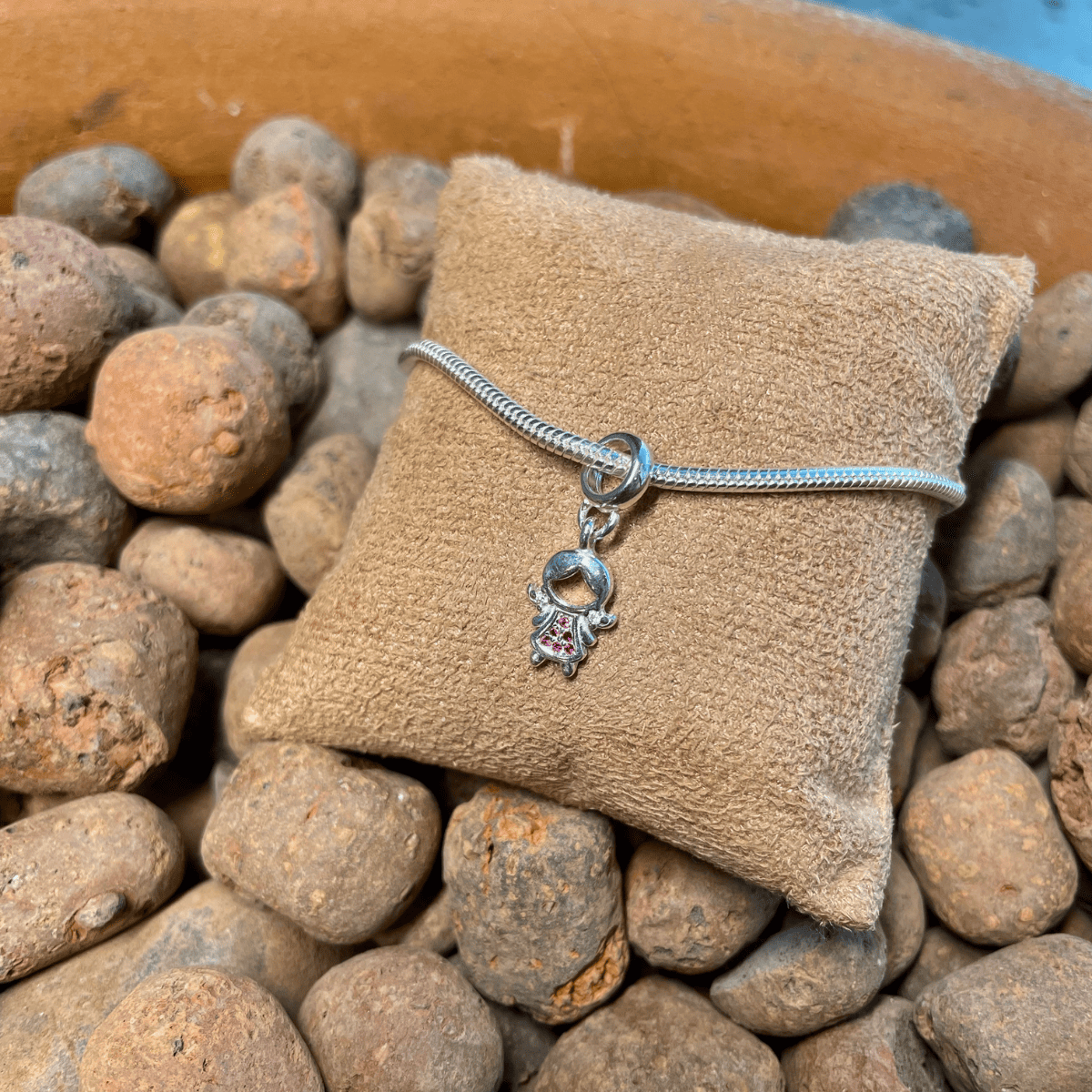 Berloque de Filha com Detalhe Color e Cravejado em Prata 925