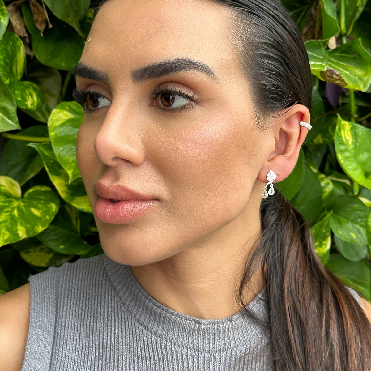 Brinco Luza de Gota Cristal com Pontos de Luz Pendentes em Prata 925