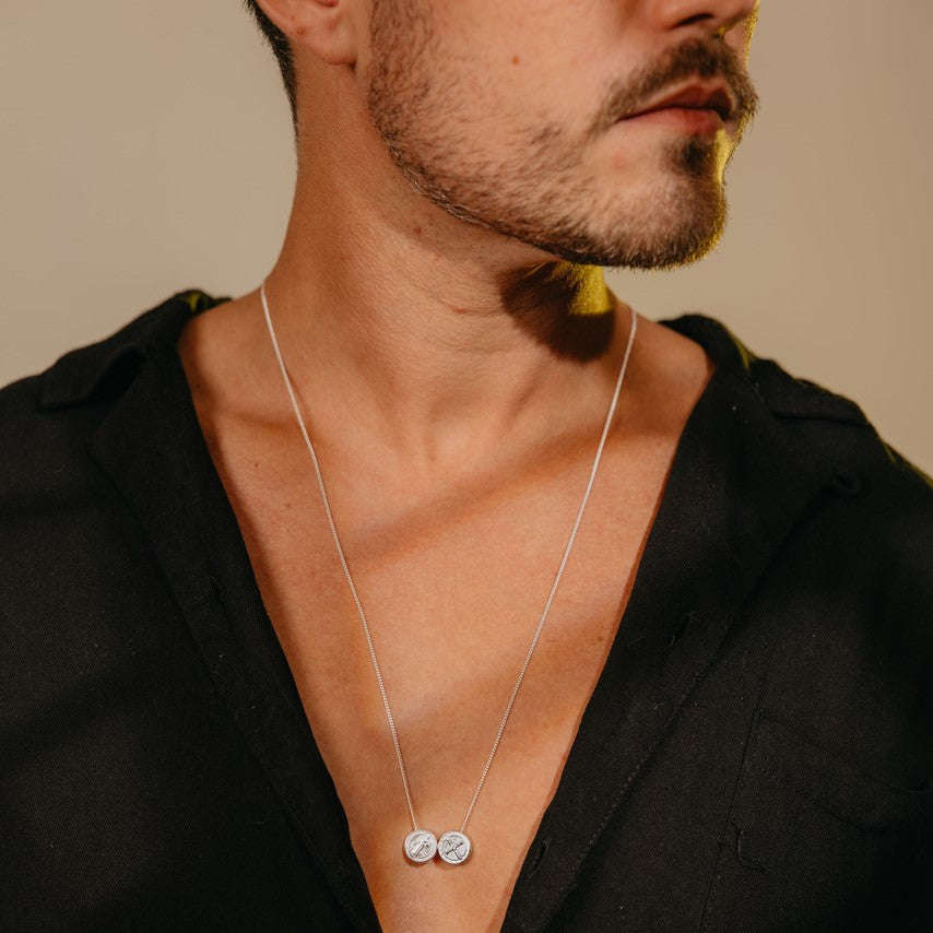 Escapulário Luza Tam M Medalha em Movimento de São Bento em Prata 925