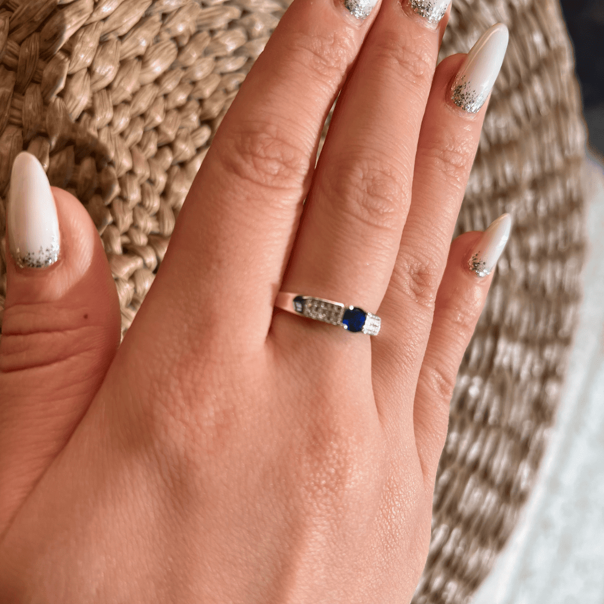 Anel de Formatura Luza Unissex Color Laterais Cravejadas e Topo Vazado em Prata 925