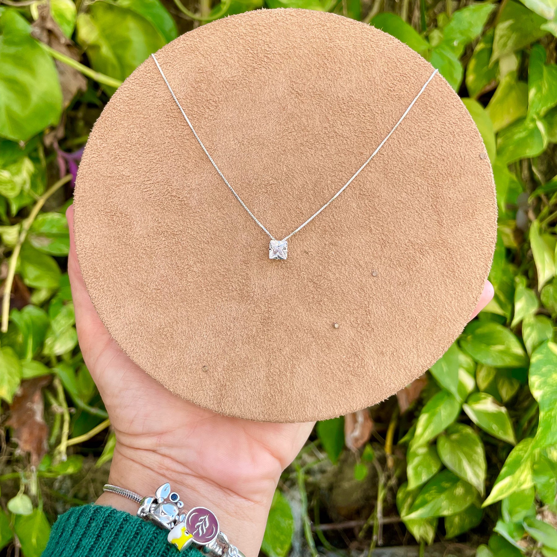 Colar de Ponto de Luz Color Quadrado em Caixa Alta em Prata 925