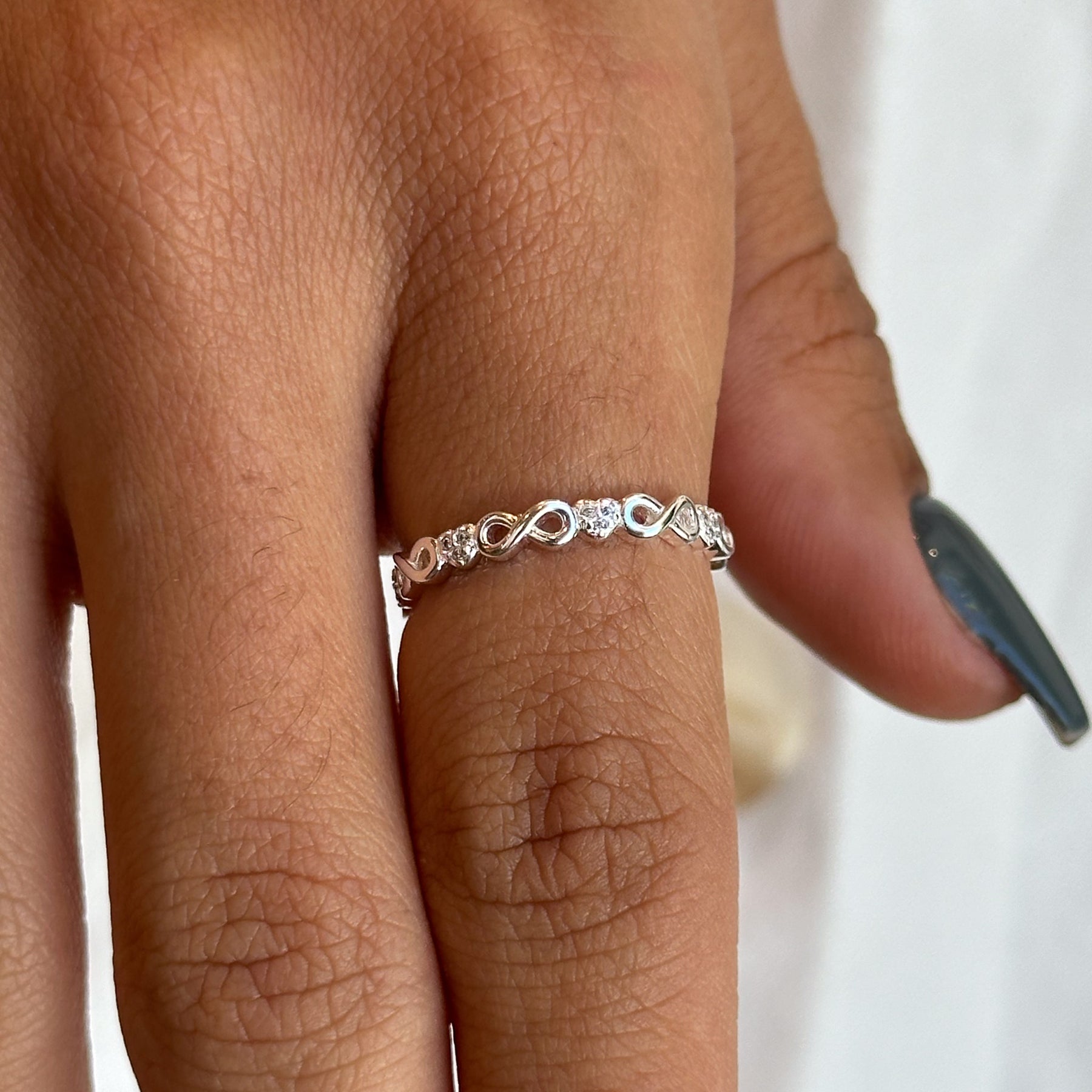 Anel Luza com Infinitos e Mini Corações em Prata 925