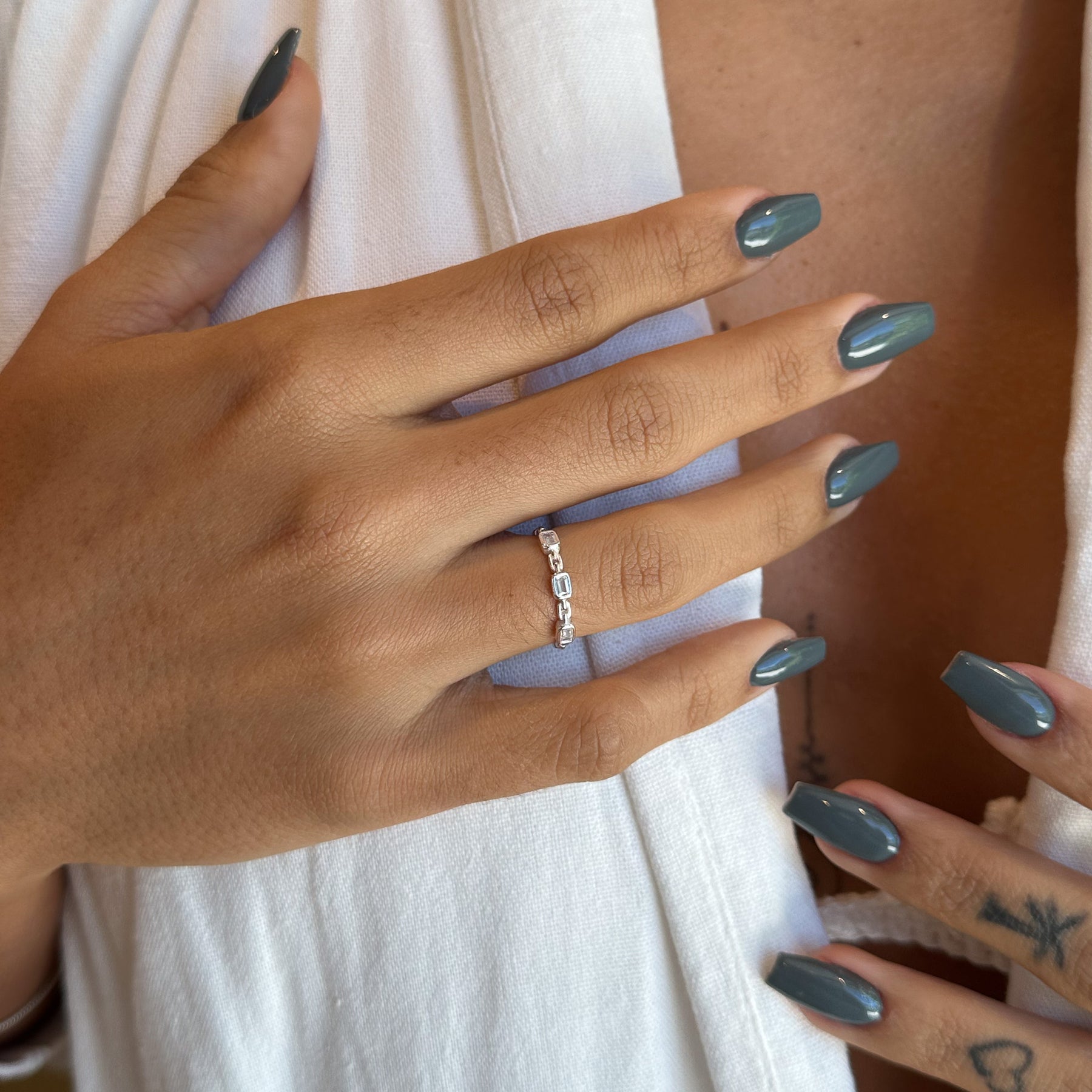 Anel Correntaria Luza com 3 Pedras Cristais em Prata 925