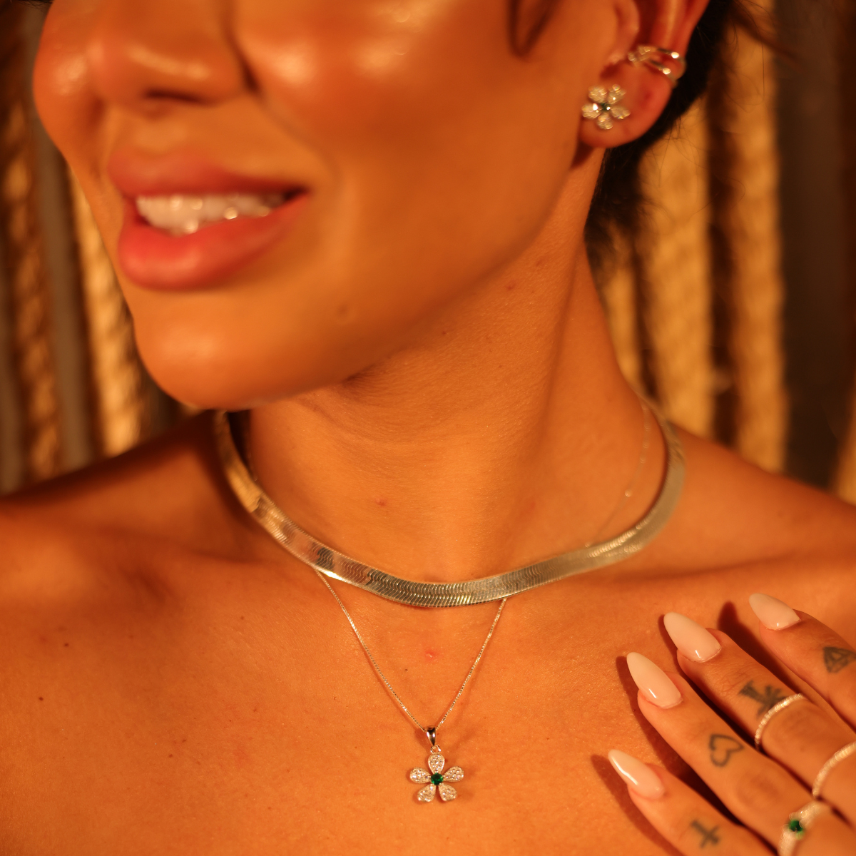 Conjunto de Flor Cravejada com Detalhe Color em Prata 925