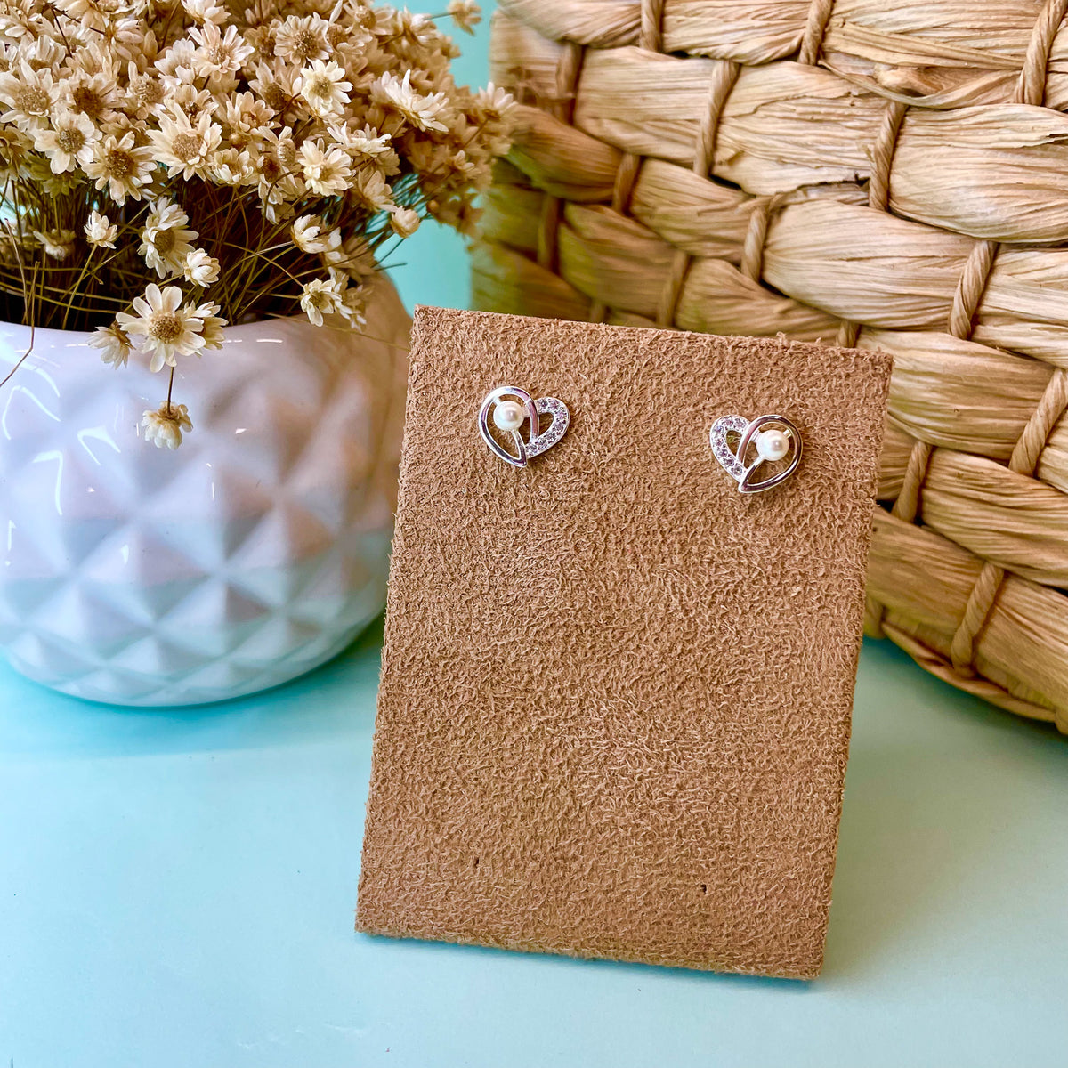 Brinco de Coração Luza Vazado com Pérola e Detalhe de Zircônia em Prata 925