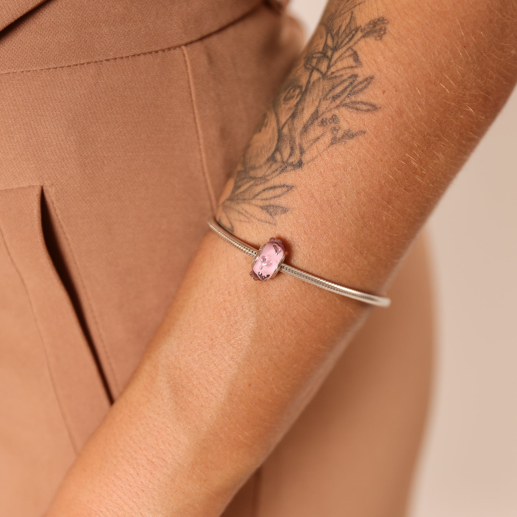 Berloque Separador Murano Rosa com Mini Corações em Prata 925