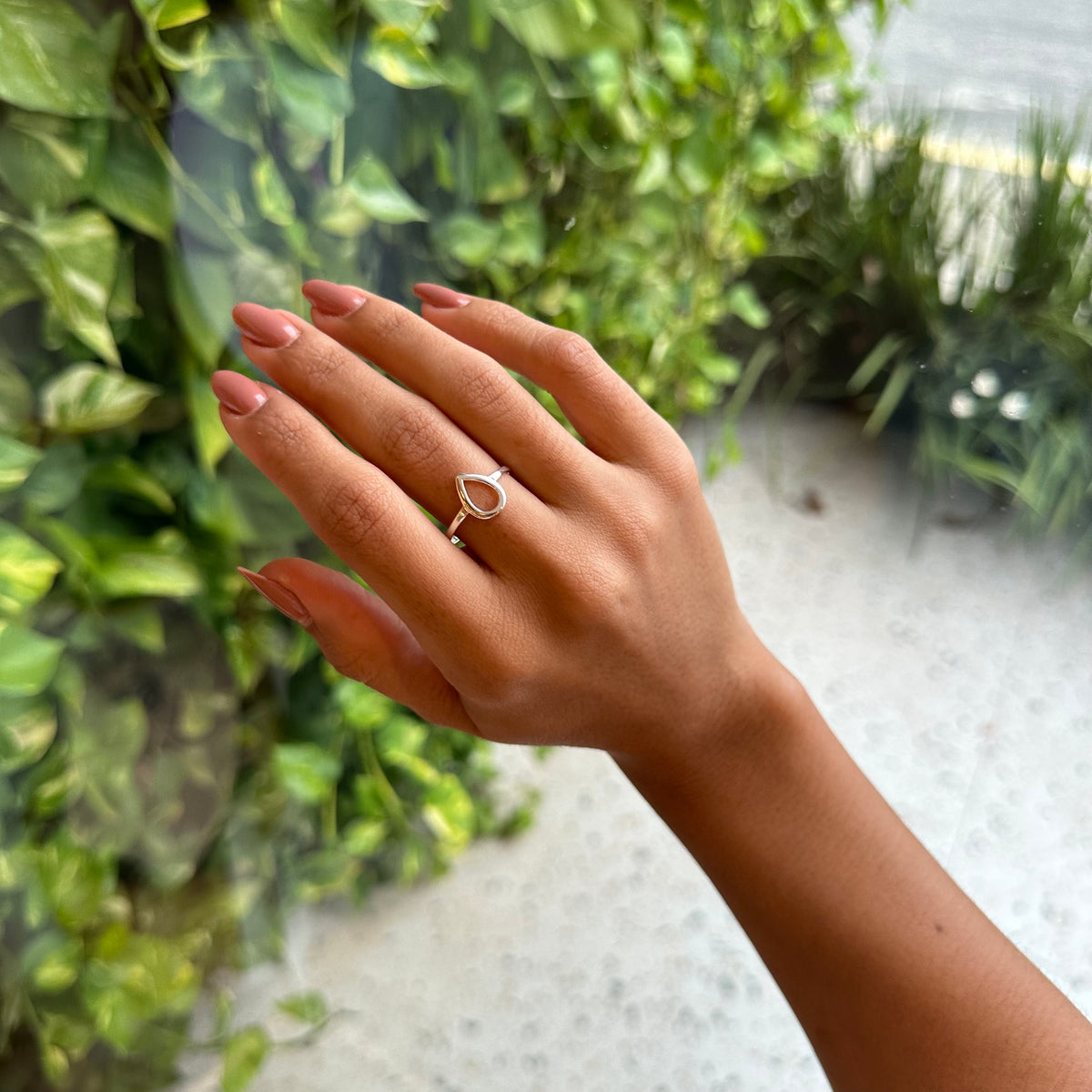 Anel Luza de Gota Lisa em Prata 925