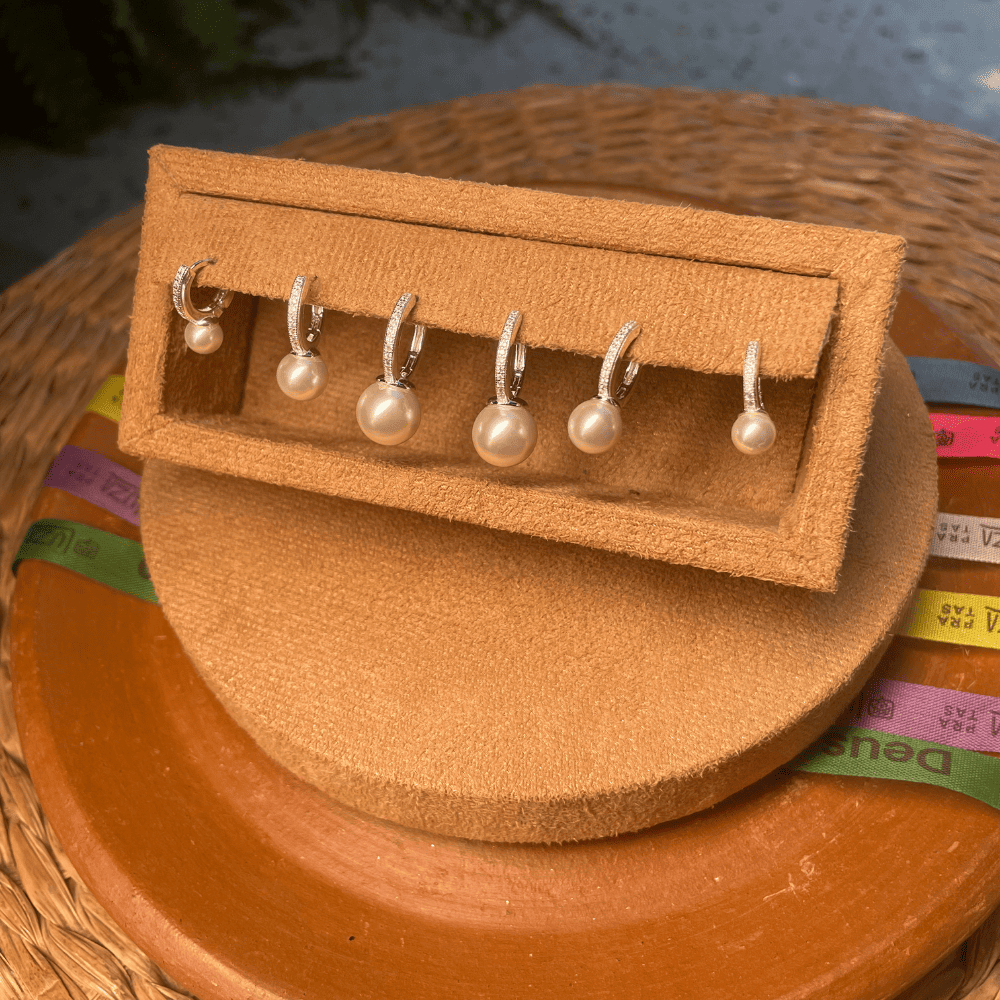 Brinco Trio Luza de Argolas Cravejadas com Pérola Pendente em Prata 925