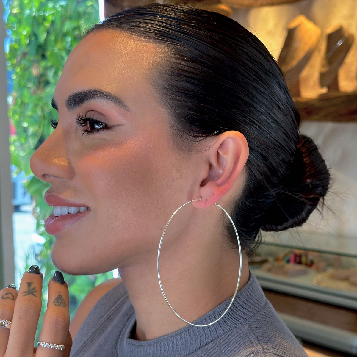 Brinco Argola Luza Extra Grande de Aro Fino e Liso em Prata 925
