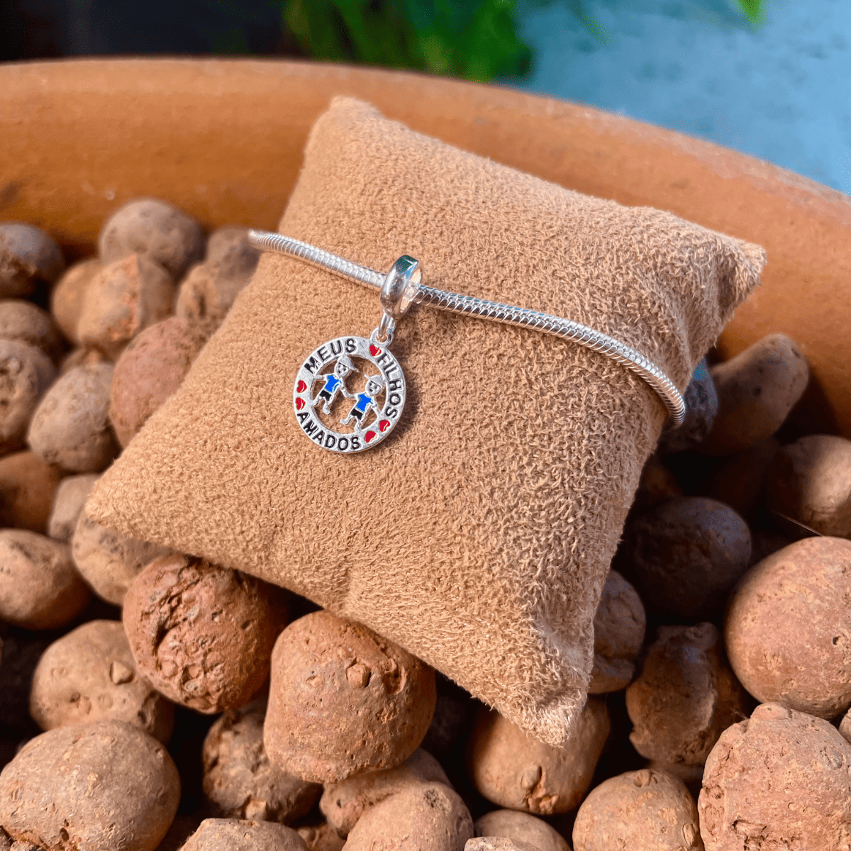 Berloque de Filhos Dois Meninos Color com Frase "Meus Filhos Amados" em Prata 925