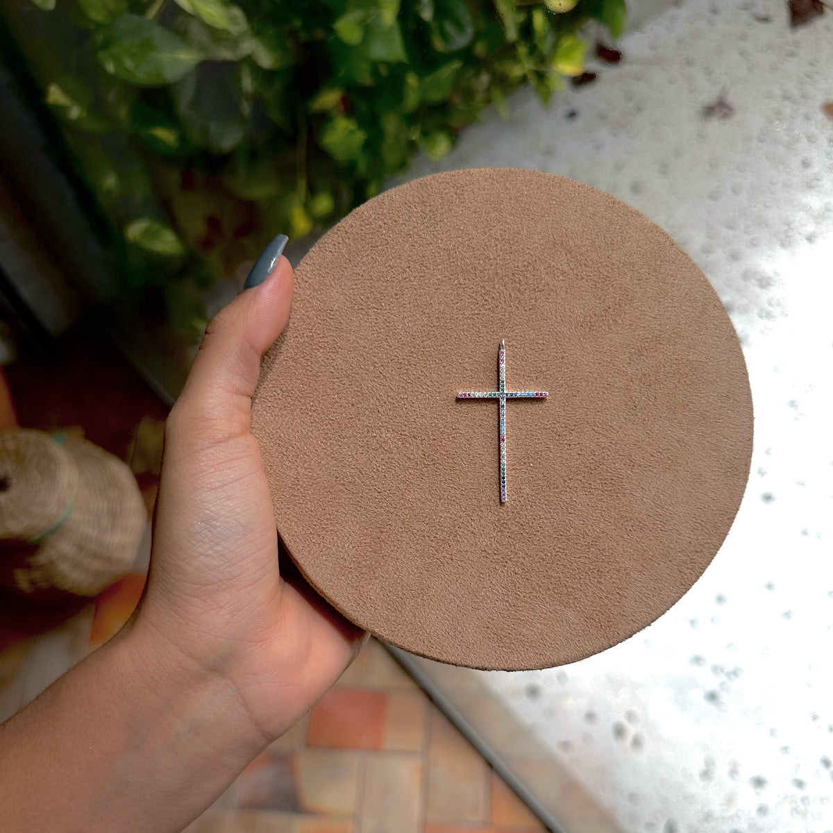 Pingente de Cruz Grande Cravejada de Zircônias Colors em Prata 925