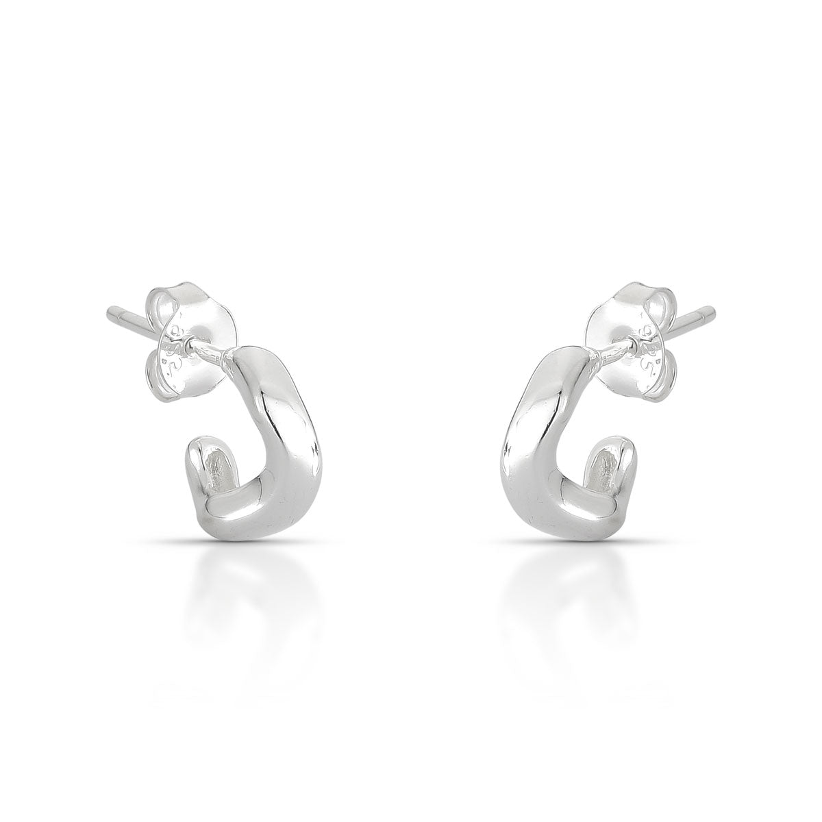 BRINCO MINI ARGOLA LUZA ORGANICA ONDULADA EM PRATA 925