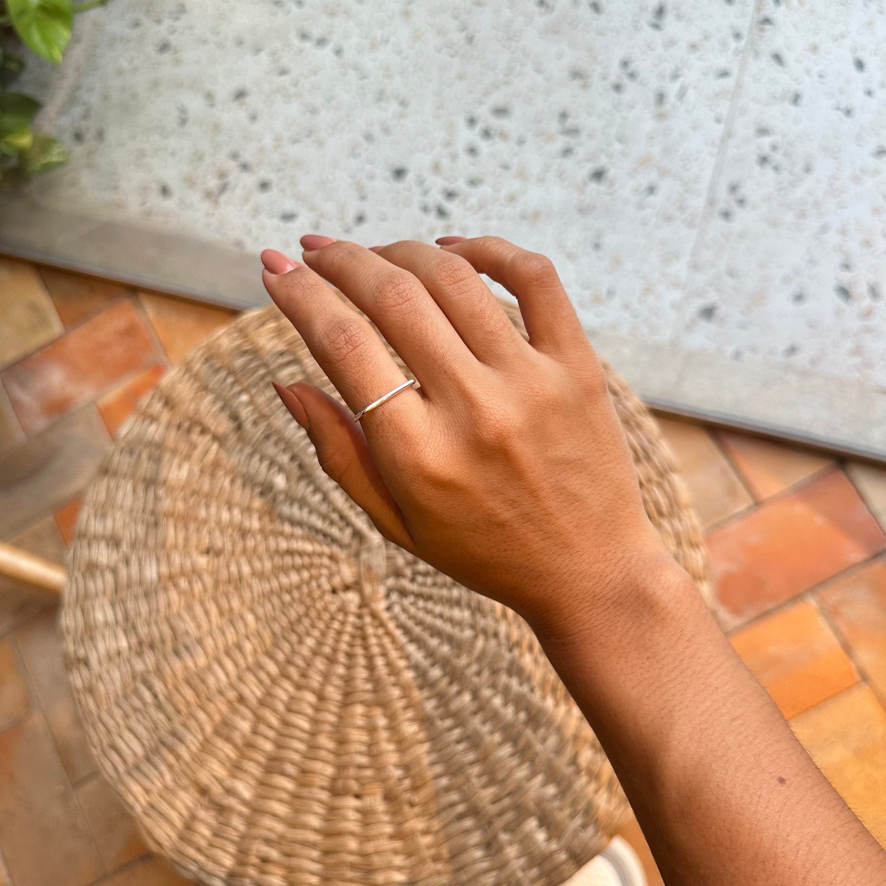 Anel Luza Quadrado Fino Liso em Prata 925