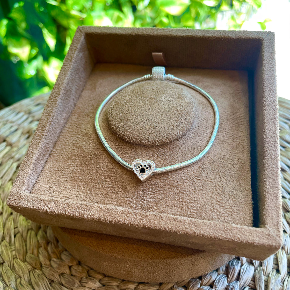 Berloque de Coração Luza com Detalhes Vazados e Pata dog em Prata 925