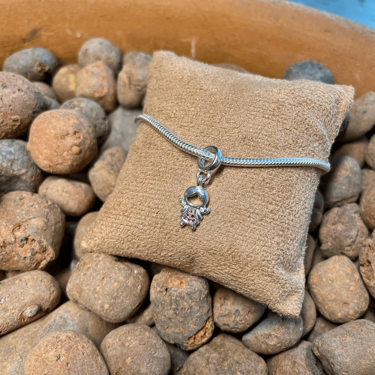 Berloque de Filha com Detalhe Color e Cravejado em Prata 925