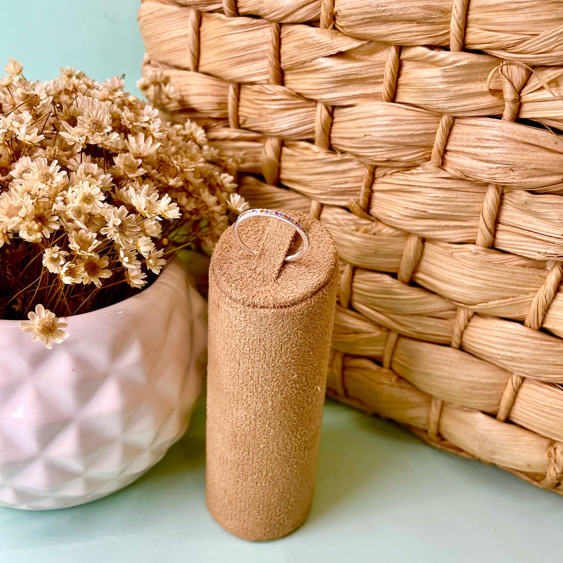 Anel Aparador Luza Fino com Uma Linha de Zircônia em Prata 925