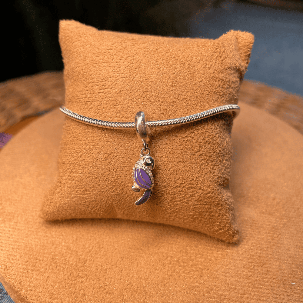 Berloque Luza de Pássaro Roxo com Zircônias em Prata 925