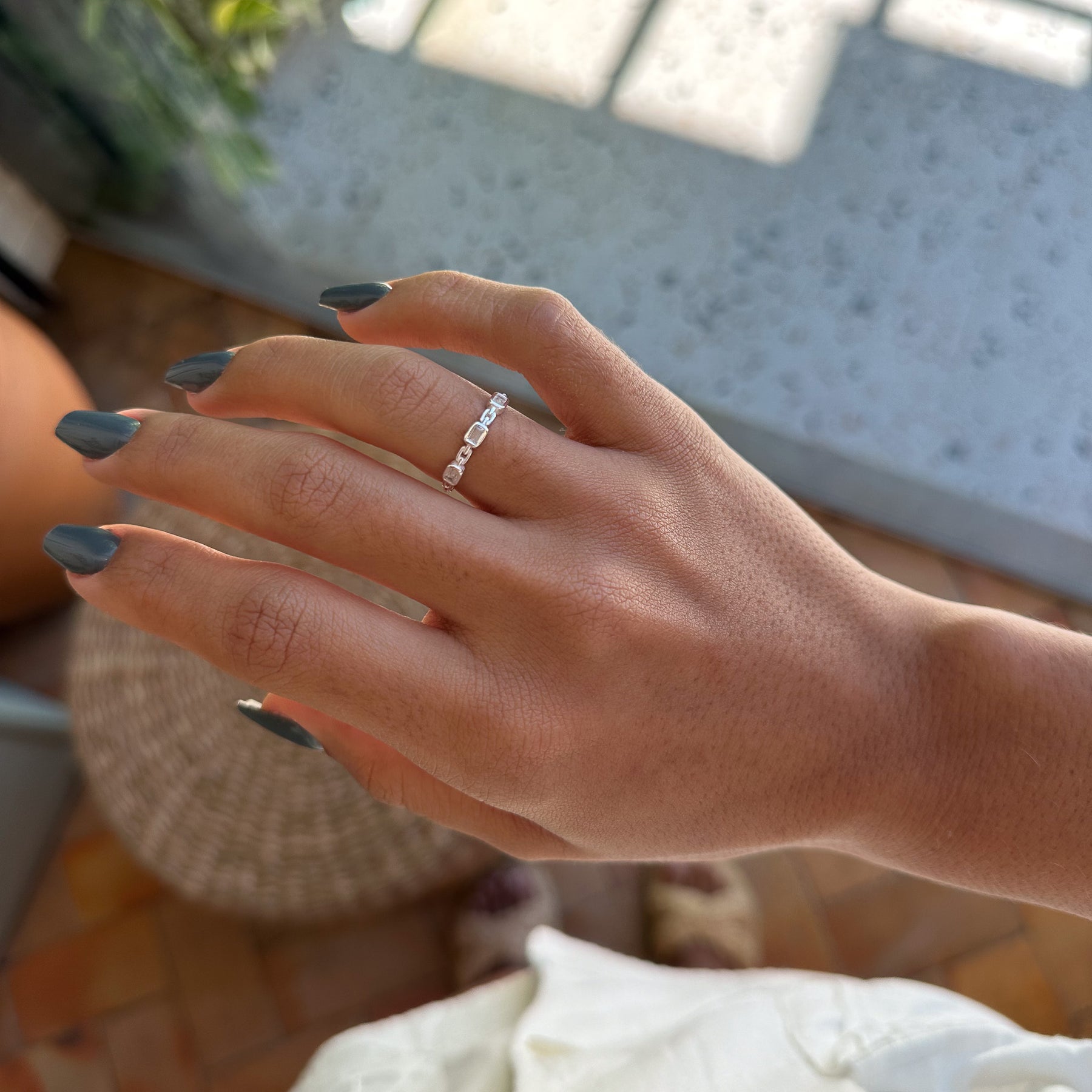 Anel Correntaria Luza com 3 Pedras Cristais em Prata 925