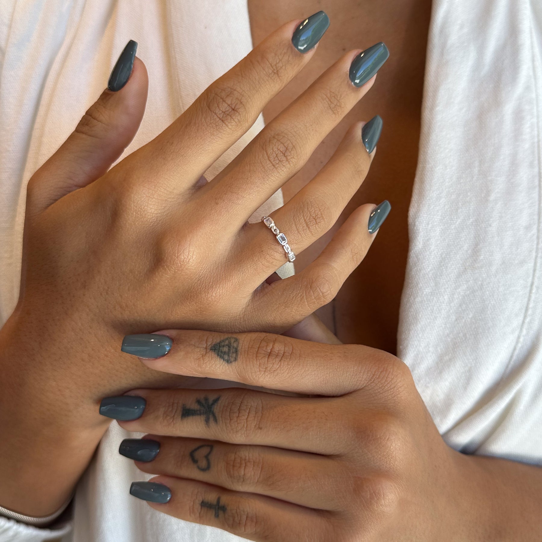 Anel Correntaria Luza com 3 Pedras Cristais em Prata 925