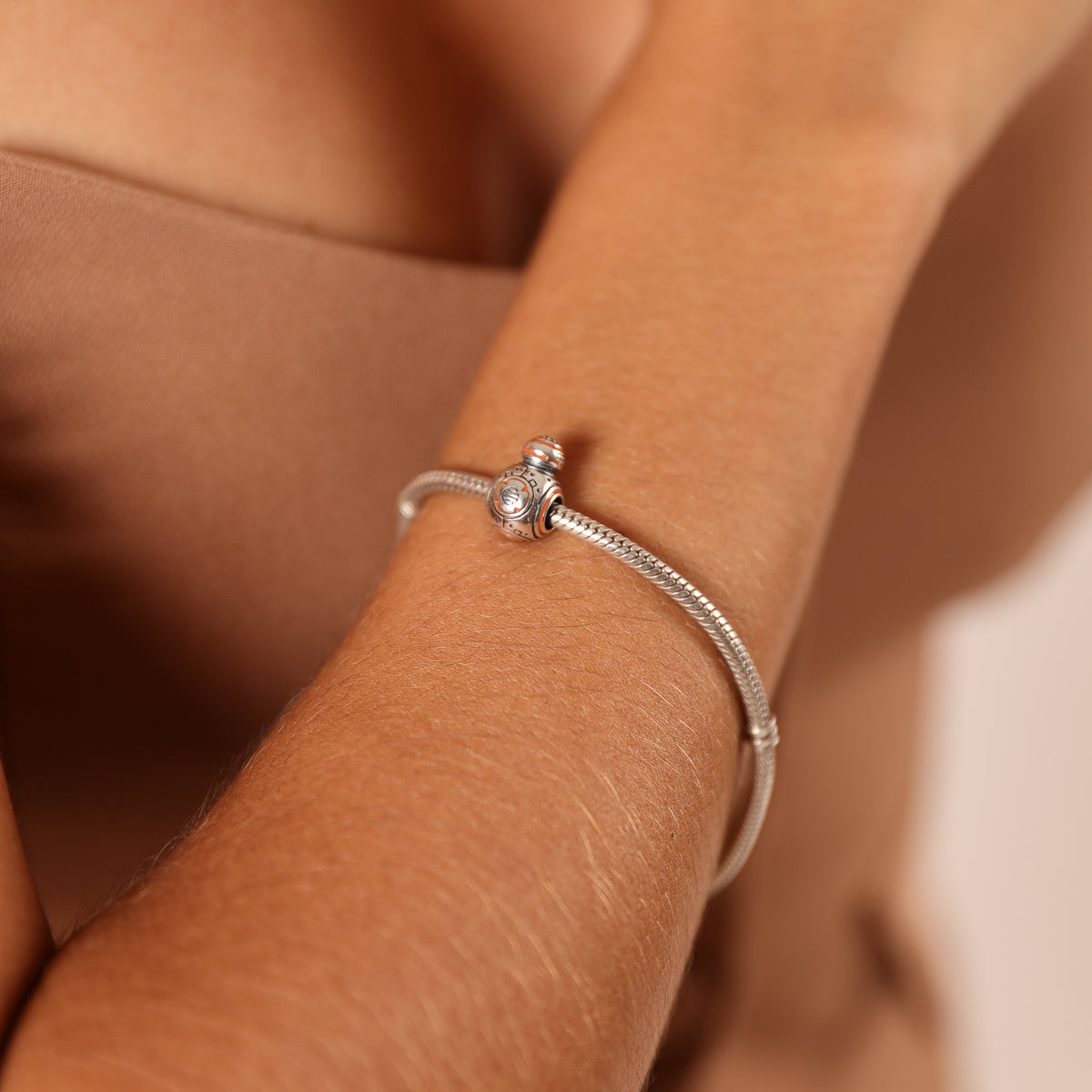 Berloque Robô BB-8 Luza em Prata 925