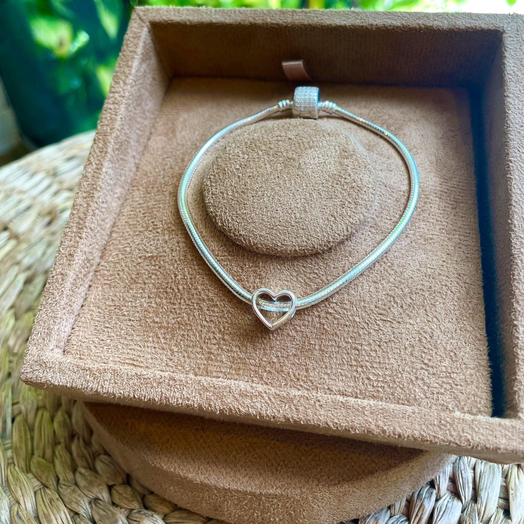 Berloque de Coração Vazado Liso Luza em Prata 925