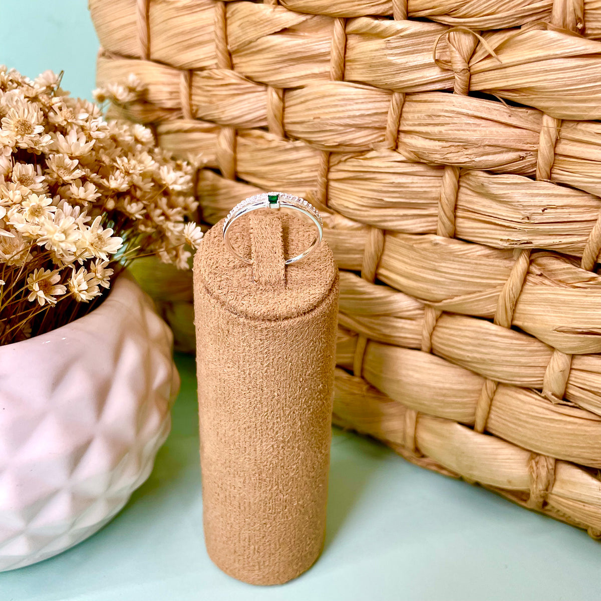 Anel Luza Dois em Um com Aparador Cravejado e Solitario Color Liso em Prata 925