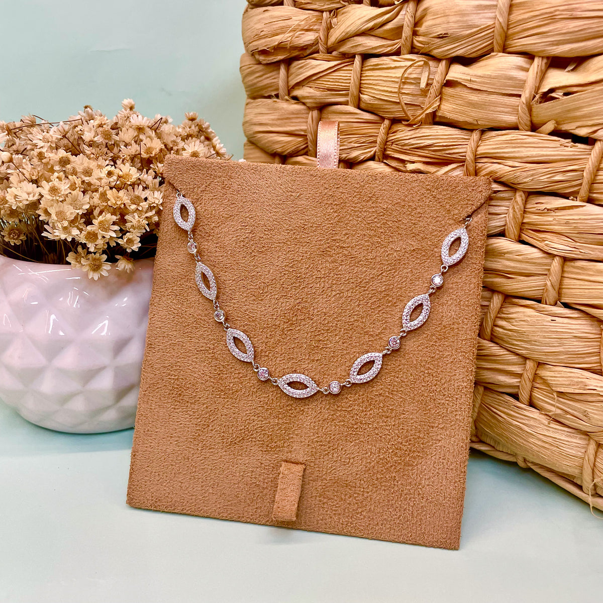 Pulseira Luza Geométrica com Detalhes Vazados e Cravejados de Zircônia em Prata 925