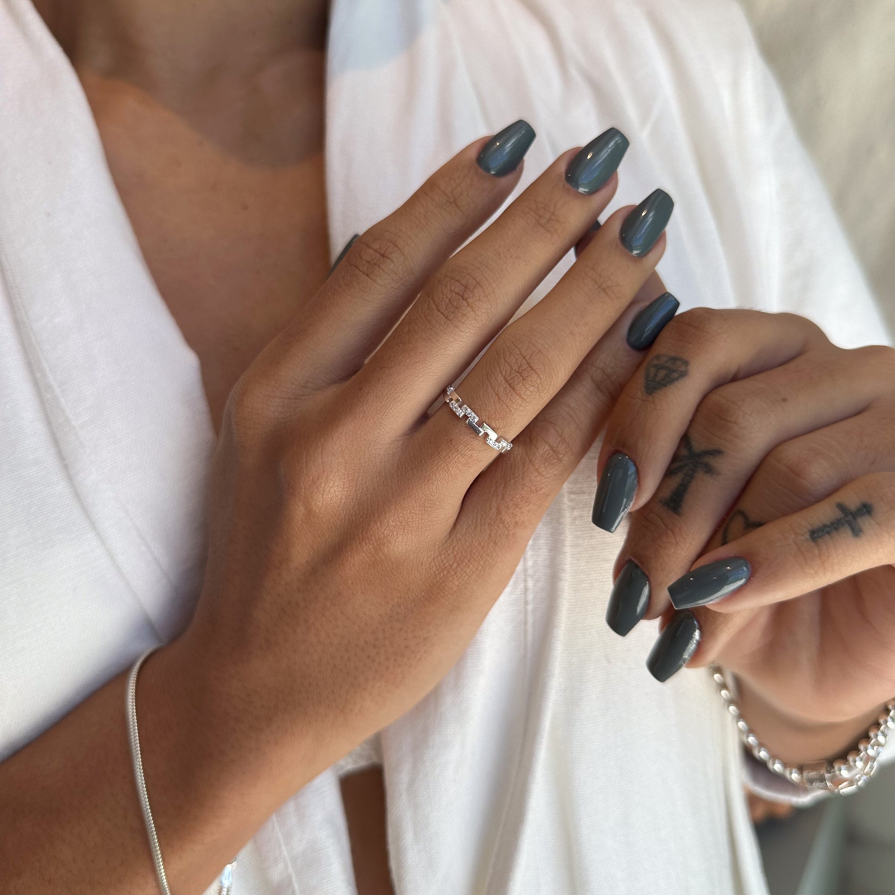 Anel Luza 2 Camadas de Tijolos Sendo Lisos e Cravejados em Prata 925