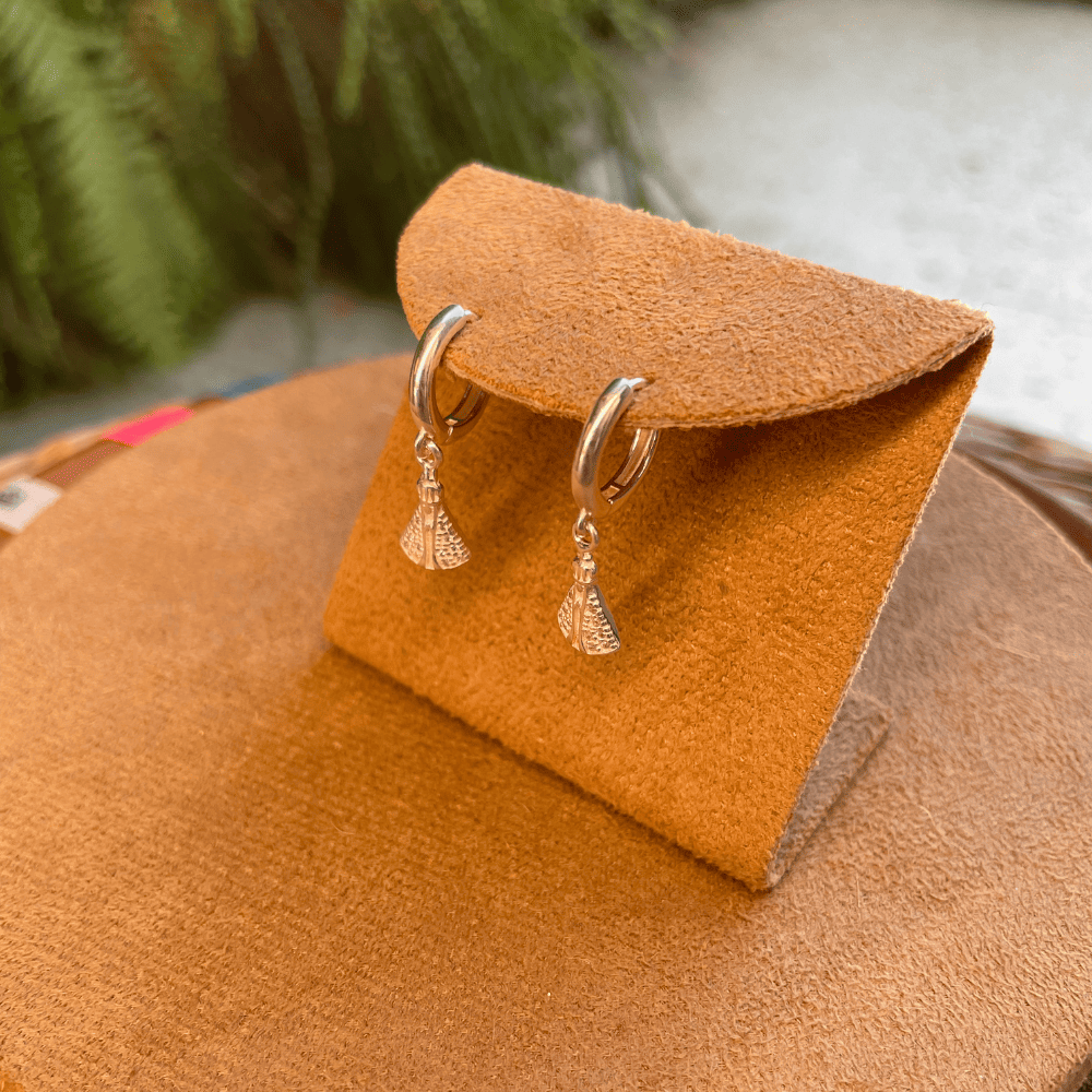 Brinco de Argola Luza Cravejada com Nossa Senhora Aparecida em Prata 925