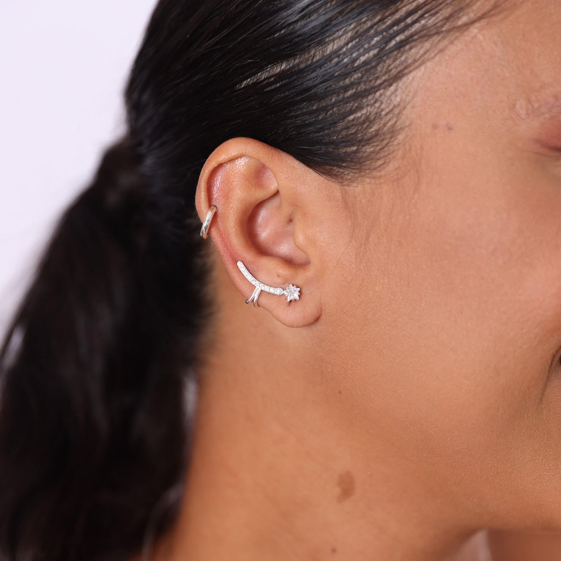 Brinco Ear Cuff Luza com Ponto de Luz Estrela e Zircônias em Prata 925
