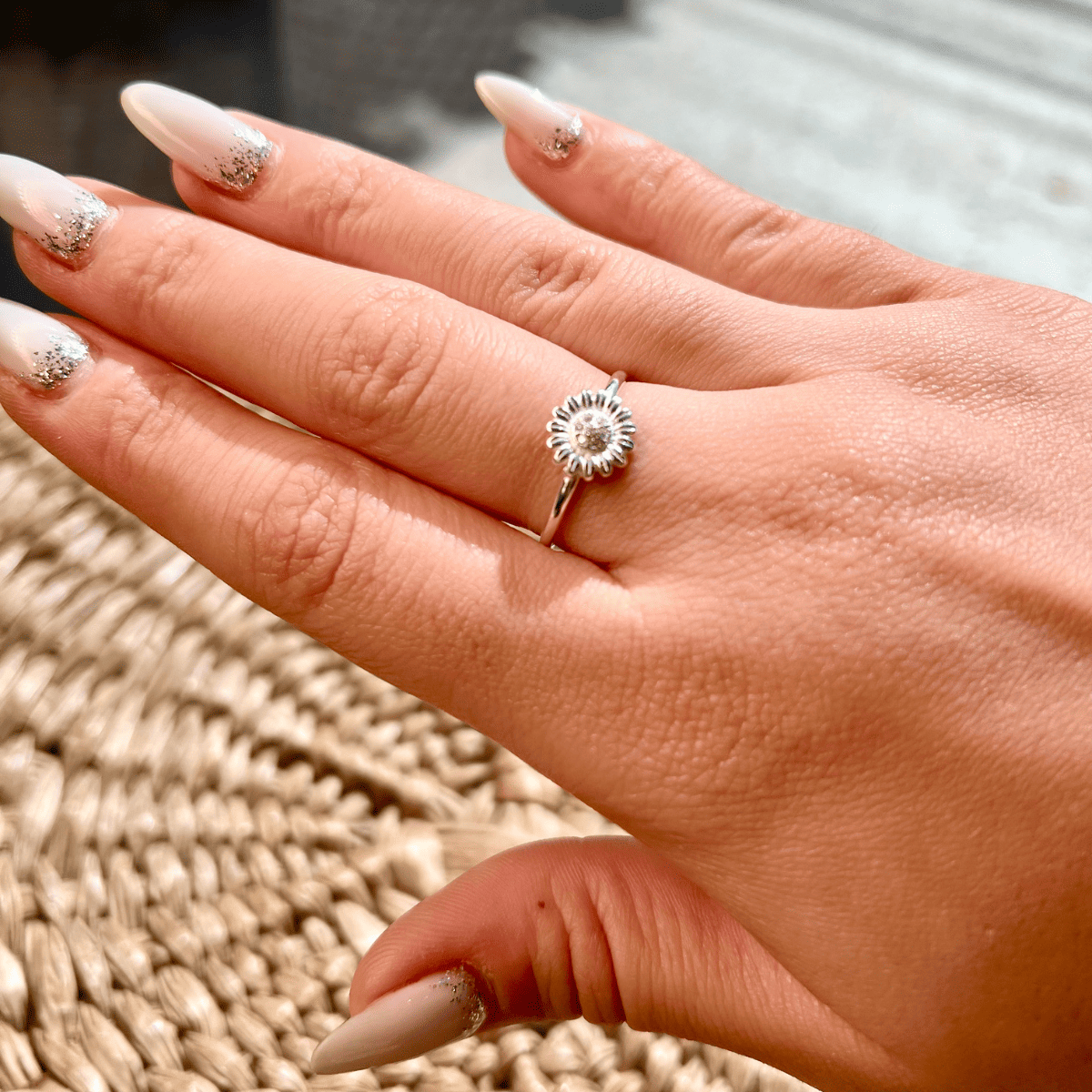 Anel Luza Girassol com Detalhe Cravejado de Zircônia em Prata 925