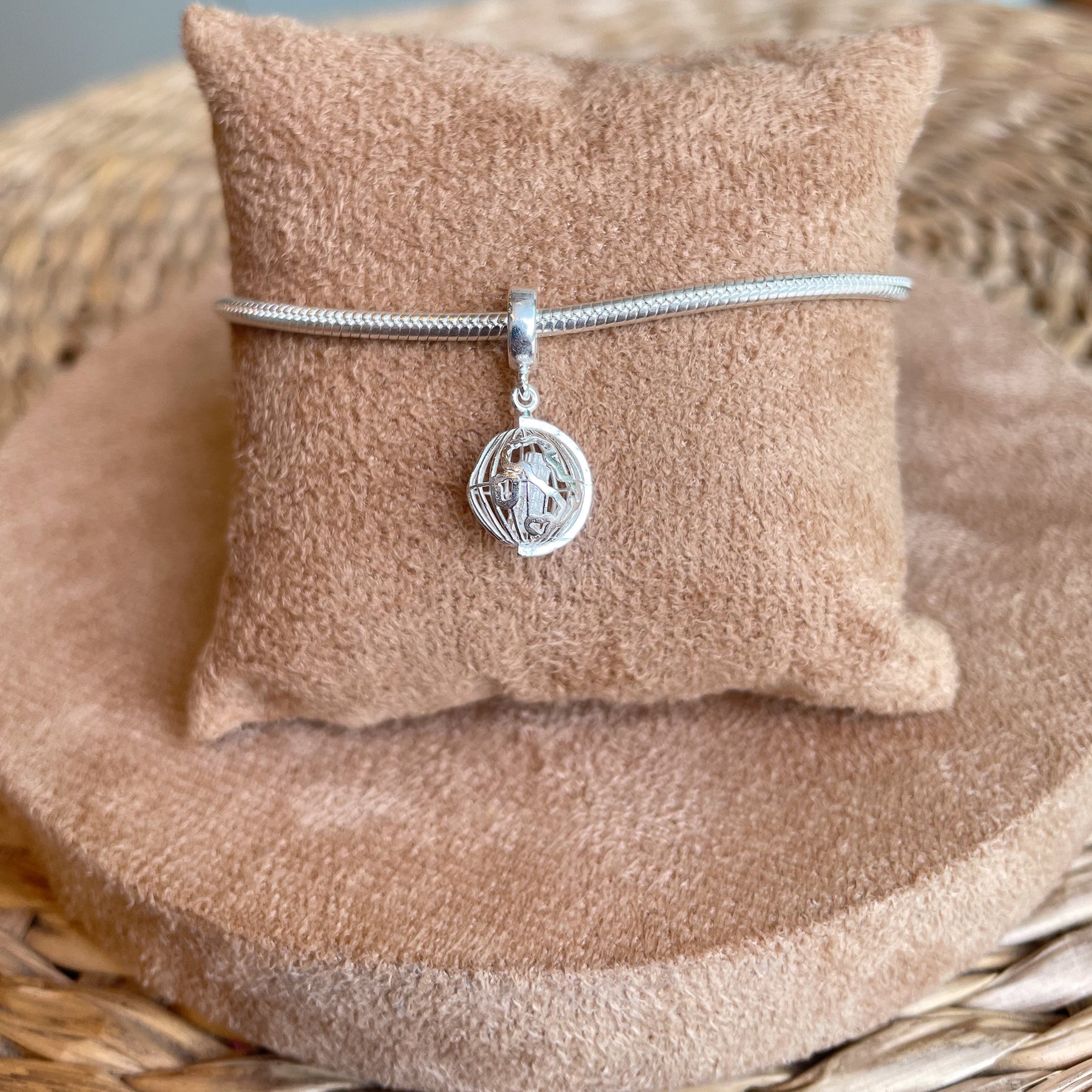 Berloque de Globo e Mapa Luza em prata 925