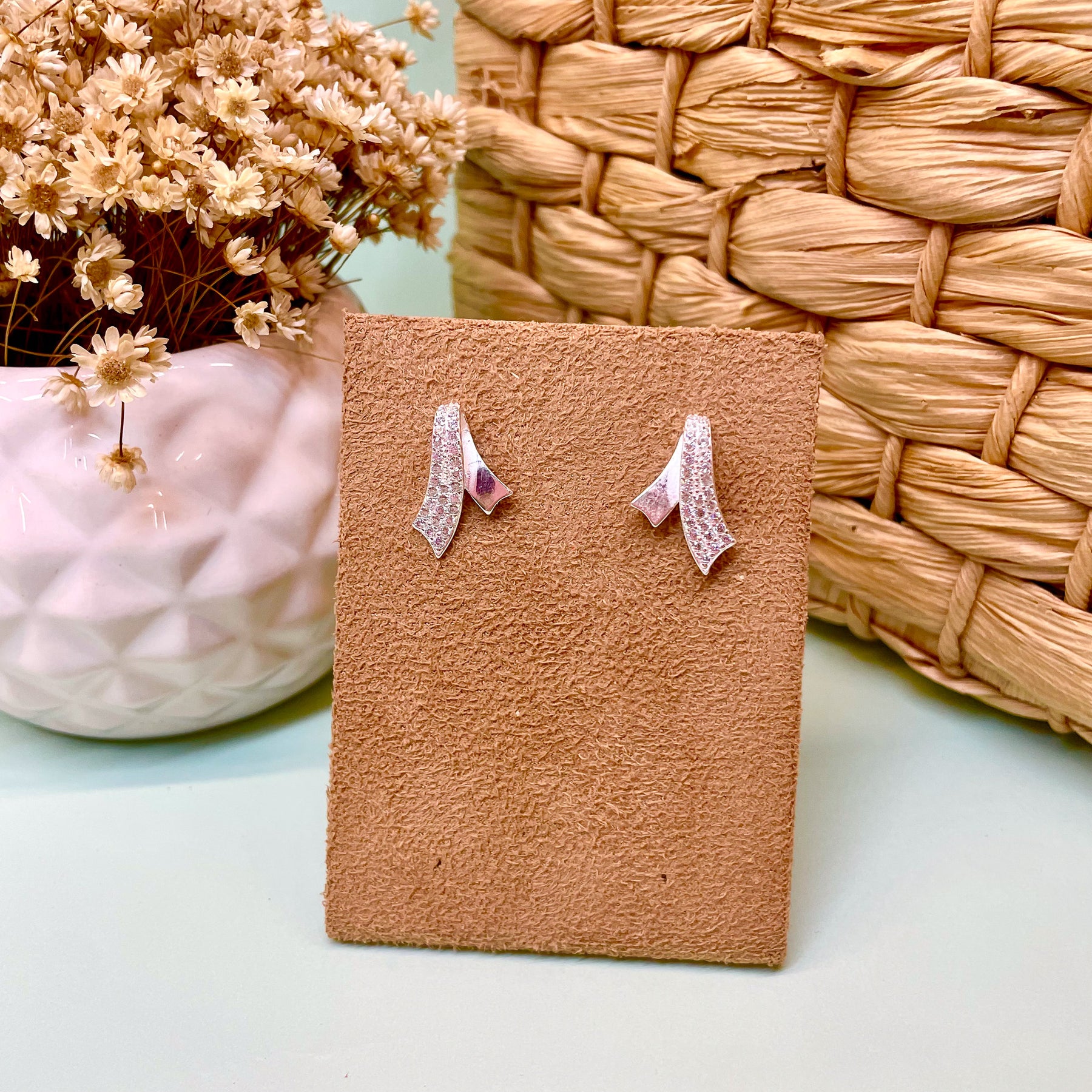 Brinco Luza Fita Cravejado de Zircônia com Detalhe Liso em Prata 925