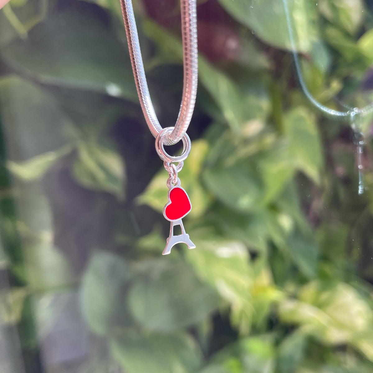 Berloque Torre de Paris com Coração Esmaltado Luza Em Prata 925