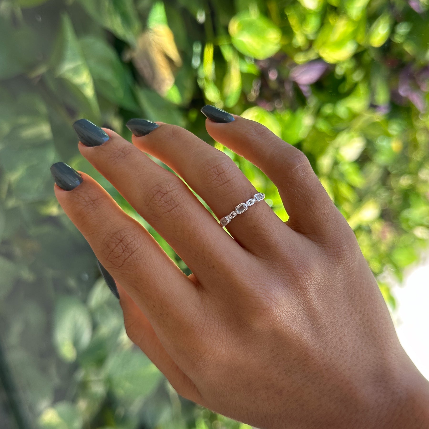 Anel Correntaria Luza com 3 Pedras Cristais em Prata 925