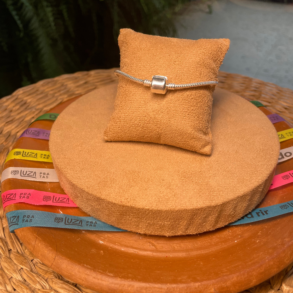 PULSEIRA DA VIDA LUZA COM FECHO DE CILINDRICO CRAVEJADO DE UM LADO E OUTRO LADO FECHO LISO EM PRATA 925