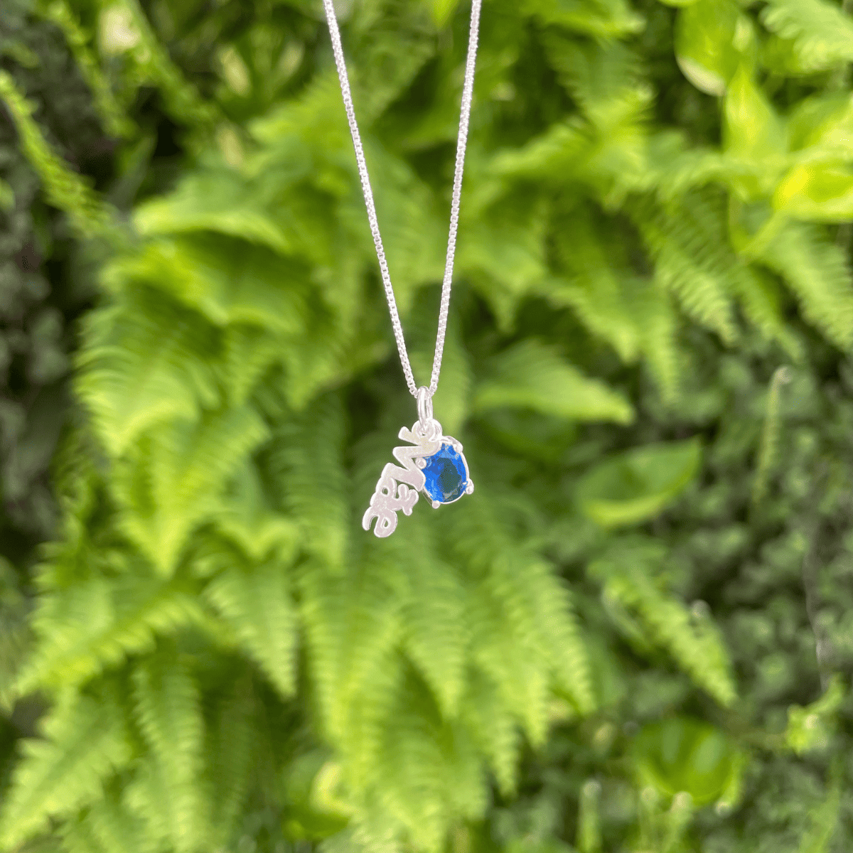 Pingente Pedra Oval AZul Marinho com Nome Mãe Luza em Prata 925