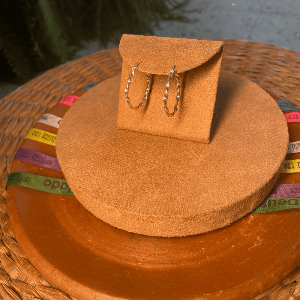 Brinco de Argola Luza Torcida em Prata 925