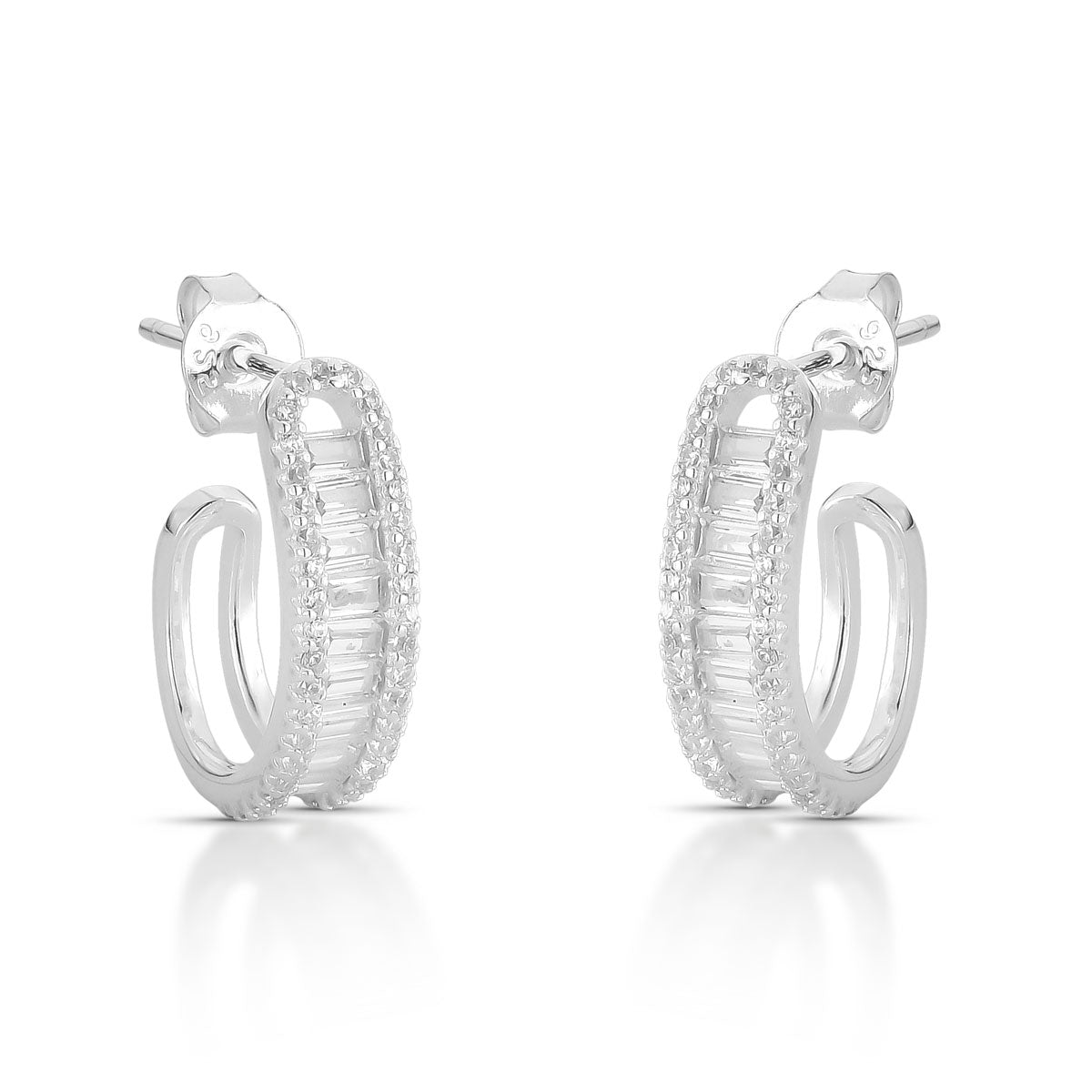 BRINCO ARGOLA LUZA CURVADA CRAVEJADA NAVETE EM PRATA 925